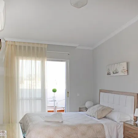 ゲストハウス Acemar マルベーリャ